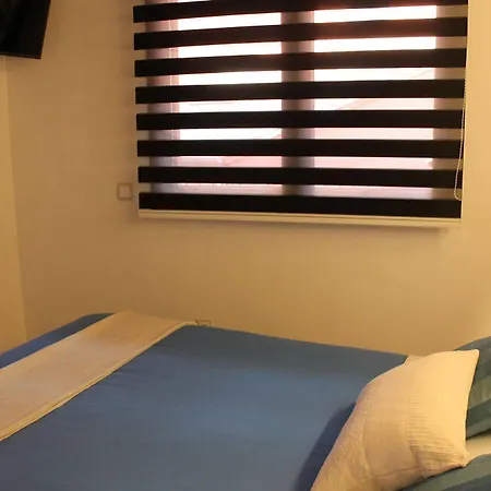 Appartement Y Habitacions Entre Volcans *