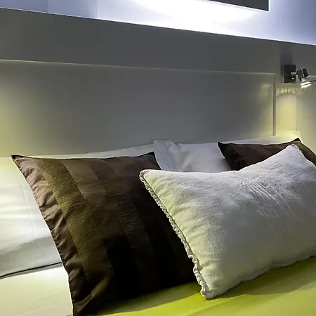 Y Habitacions Entre Volcans Apartamento