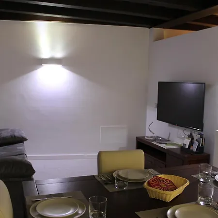 Y Habitacions Entre Volcans Apartamento