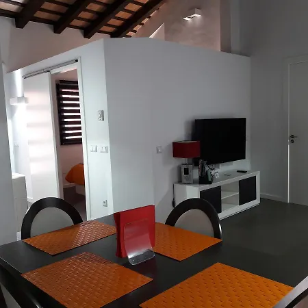 Y Habitacions Entre Volcans Apartamento